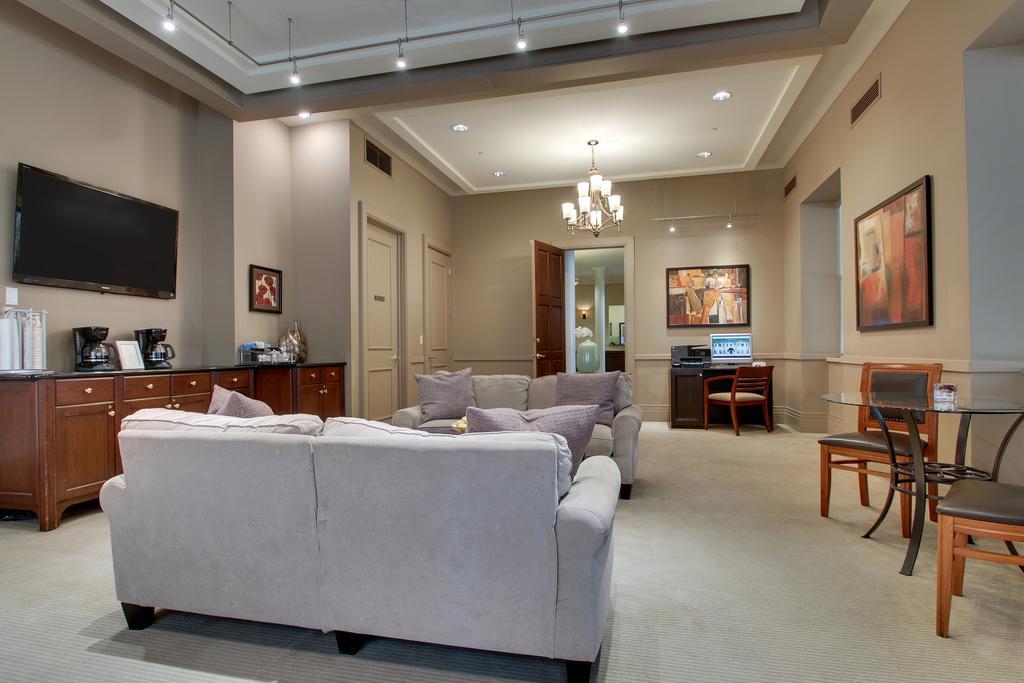 Dewitt Hotel And Suites Chicago Ngoại thất bức ảnh